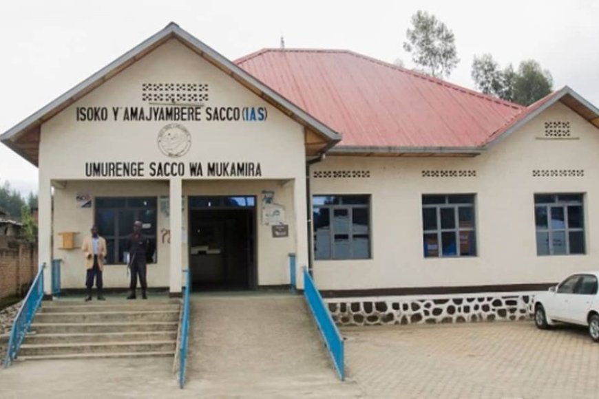 Icyo wamenya ku ikoranabuhanga riri kwinjizwa mu Murenge SACCO: "Hari n’aho konti zahujwe na telefone: Kwinjiza ikoranabuhanga muri Umurenge SACCO bigeze he ?"