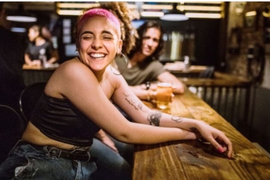 Bikomeje kugorana pee! Abakobwa bo mu Bwongereza bari hagati y’imyaka 25 na 35 y’amavuko bagorwa no kubona abagabo bafite gahunda yo kubaka urugo