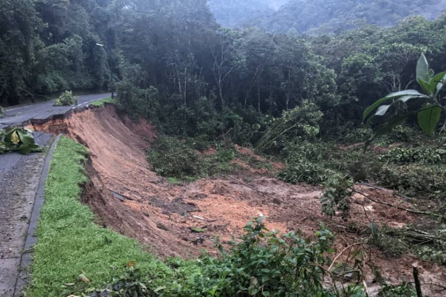 Nyamasheke: Imvura yaguye yangiza igice cy'umuhanda Nyamagabe -Rusizi