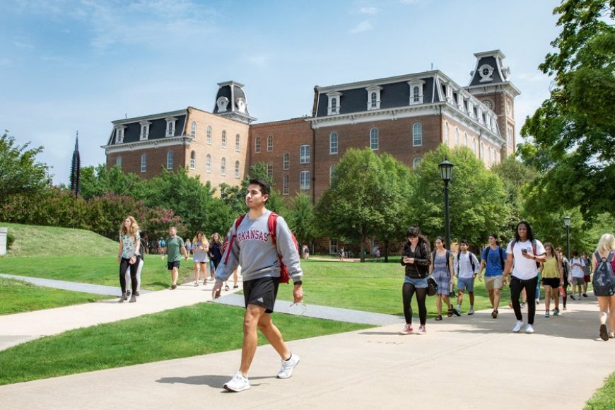 Amakuru meza ku Banyarwanda bashaka kujya kwiga muri Kaminuza ya Arkansas