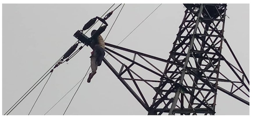 Kamonyi: Yuriye ipoto afatwa n’umuriro w’amashanyarazi, Imana ikinga ukuboko