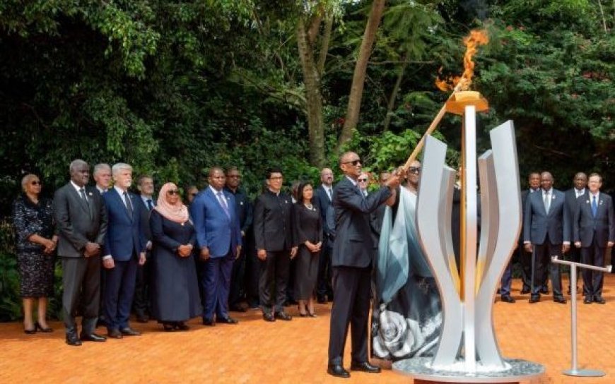 Perezida Kagame na Madamu we Jeannette Kagame bacanye urumuri rw’icyizere, batangiza #Kwibuka30