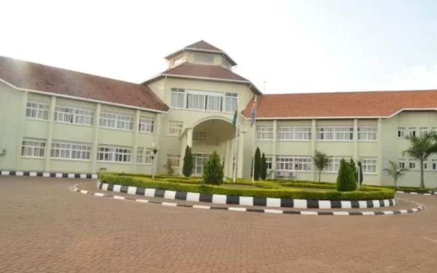 Rwamagana: Polisi yataye muri yombi abantu babiri bari batekeye kanyanga mu gishanga