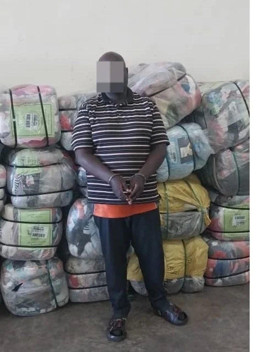 Police Yataye Muri yombi Umugabo  apakiye mu modoka amabalo 52 y’imyenda ya caguwa ya magendu