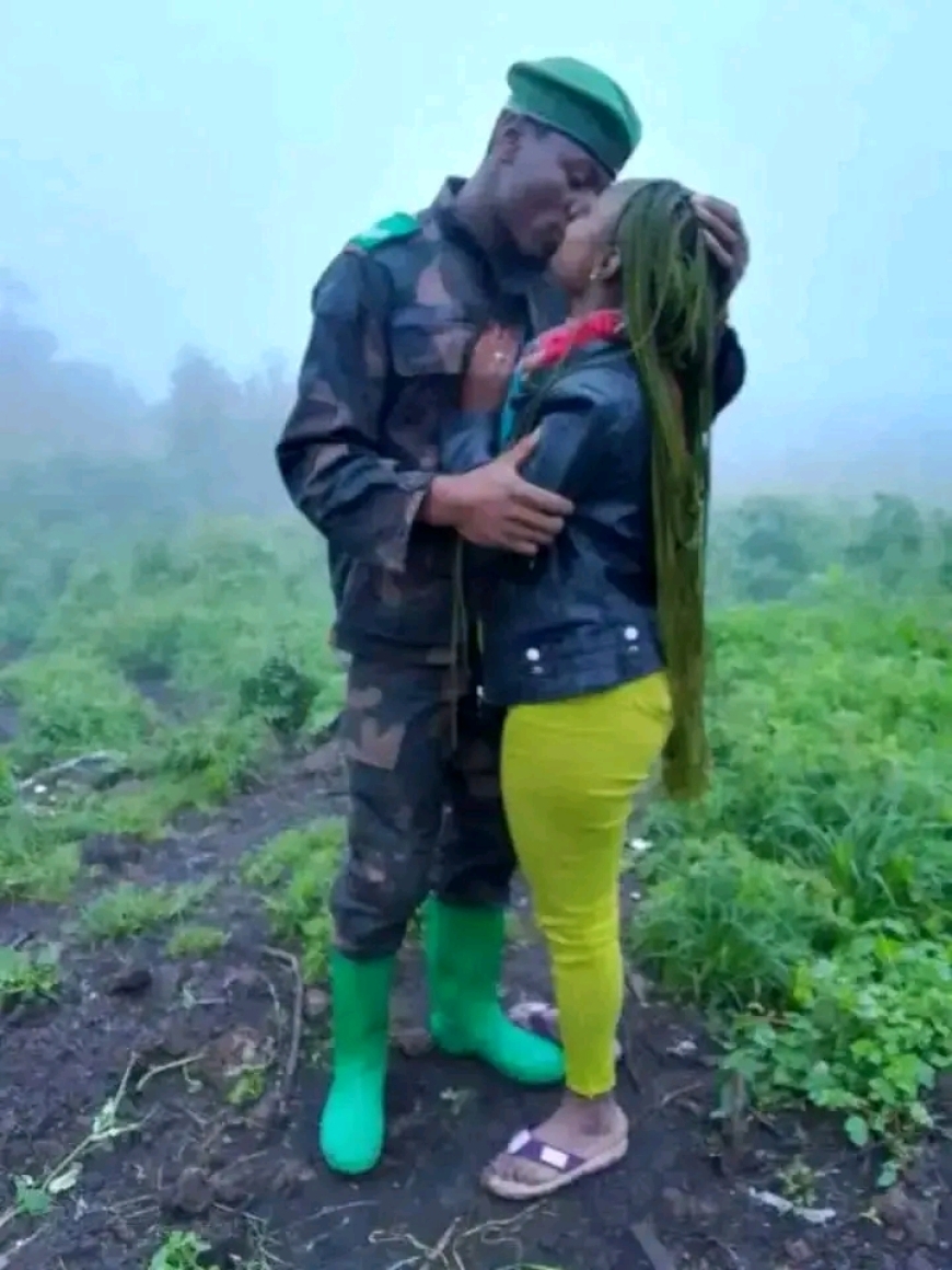 Reba Amafoto y’umusirikare wa Congo ari gusomana n’umukobwa ku rugamba akomeje kubica bigacika ku mbuga nkoranyambaga