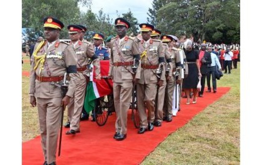 Uwari Umugaba Mukuru w’Ingabo za Kenya Yashyinguwe mu cyubahiro cy'abakuru b'ingabo- Reba amafoto