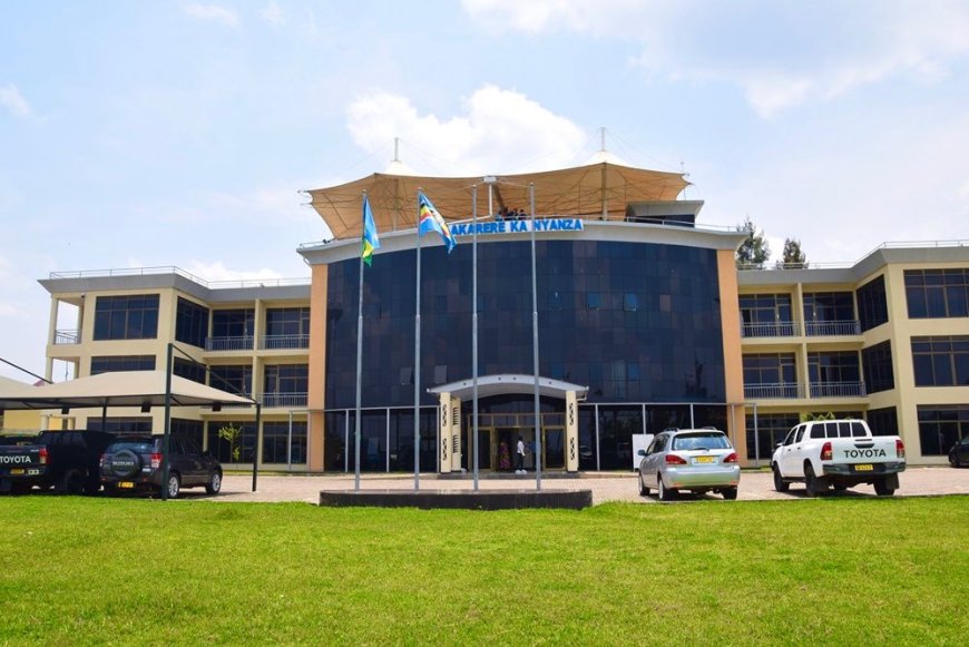 Nyanza/Busasamana: Umusore yasanzwe aryamanye n’igiti yapfuye