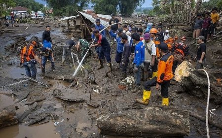 Imyuzure yishe abantu 43 muri Indonesia abandi 15 baburirwa irengero