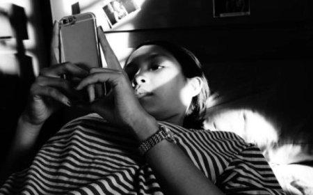 Umwarimu yirukanwe mu kazi azira gusaba umunyeshuri amafoto n'amashusho ye yambaye ubusa