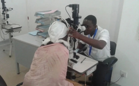 Gushyira imiti mu maso utandikiwe na muganga bishobora gutera ubuhumyi