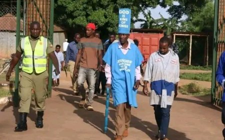 Uganda: Polisi yataye muri yombi umugabo wiyitaga Yesu avuga ko yoherejwe n’Imana aje gukiza abatuye Isi[AMAFOTO]