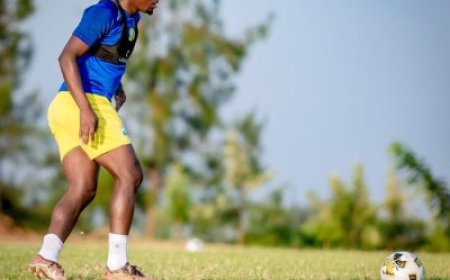 Abandi bakinnyi babiri bakurikiye batanu basezerewe mu mwiherero w'Amavubi