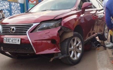 Kigali Imodoka yakoze impanuka maze igonga umumotari, Umushoferi  asohokamo ariruka ariko afatwa atararenga umutaru