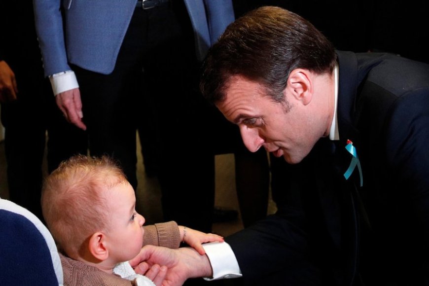 Perezida Macron arashaka gushyiraho gahunda zifasha Abafaransa bakiri bato kwitabira kubyara