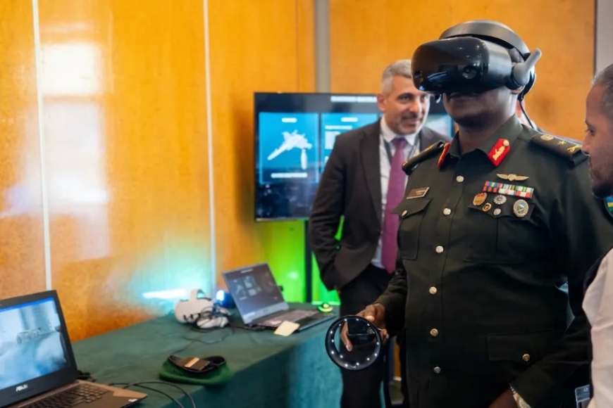 Ikoranabuhanga karahabutaka rikaze rya gisirikare ryakwifashishwa mu bihe by’intambara ntirihungabanye ikiremwamuntu riri guhugurwaho mu Rwanda