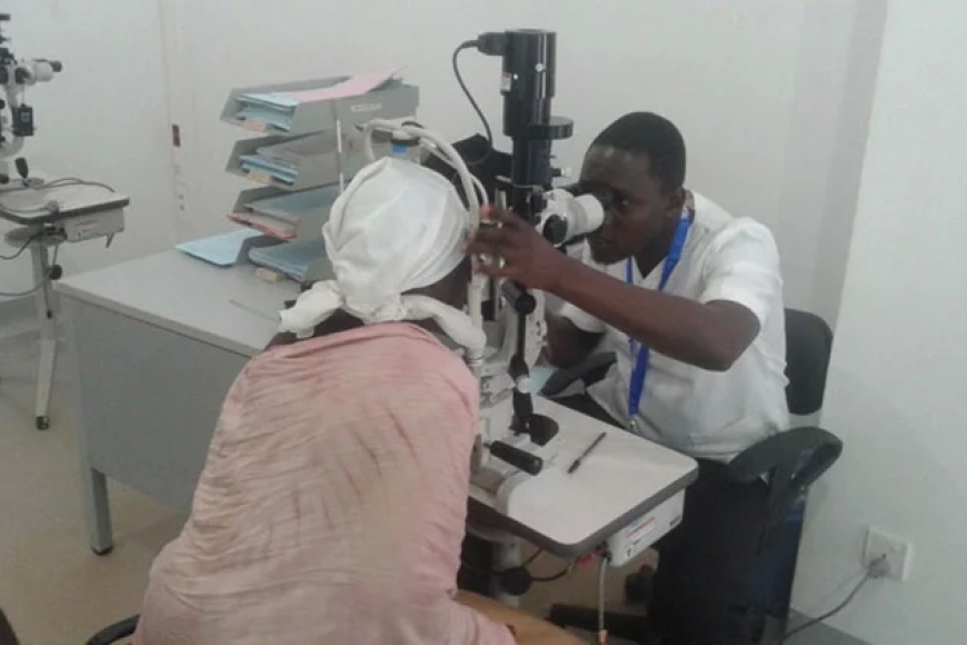 Gushyira imiti mu maso utandikiwe na muganga bishobora gutera ubuhumyi