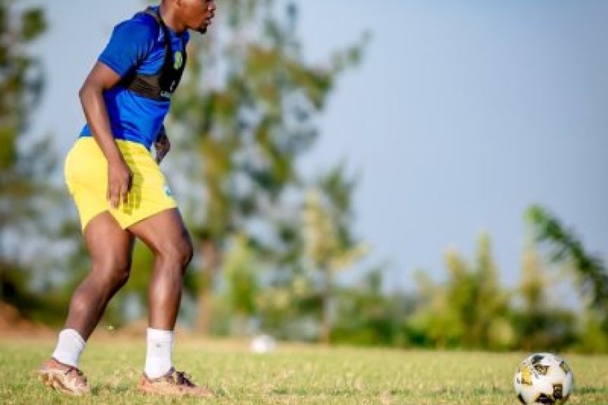 Abandi bakinnyi babiri bakurikiye batanu basezerewe mu mwiherero w'Amavubi