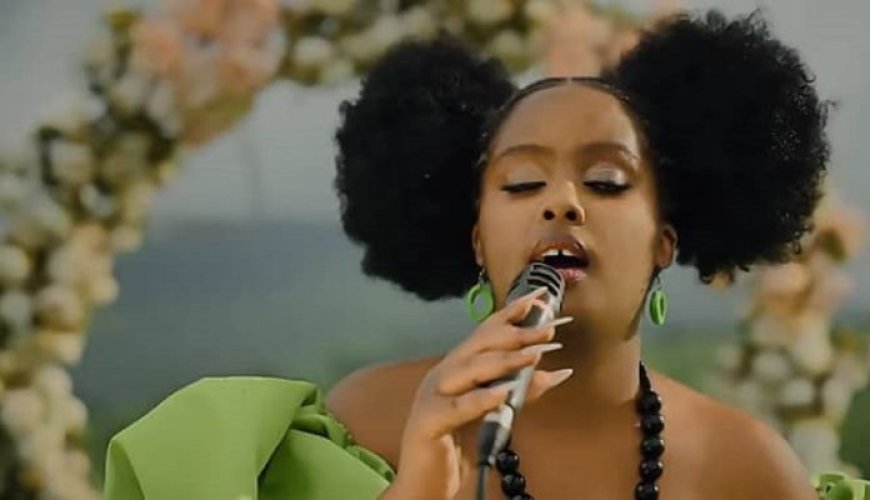 Bahise batangira kumukeka! Ariel Wayz yatangaje ko agiye gusohora indirimbo acyurira umusore bakundanaga akamuhemukira