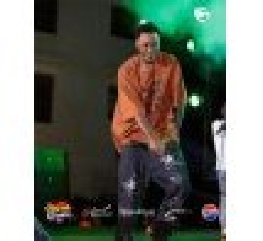 Umuhanzi ugezweho muri Uganda, yaheze umwuka ku rubyiniro