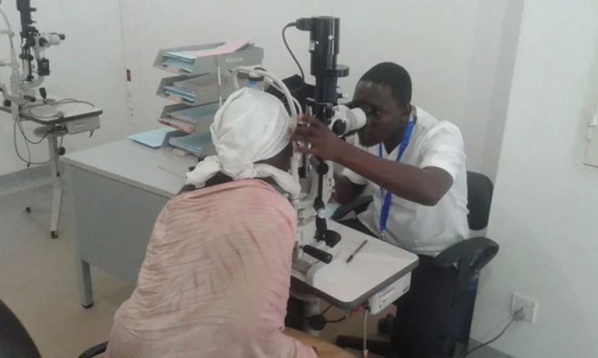 Gushyira imiti mu maso utandikiwe na muganga bishobora gutera ubuhumyi