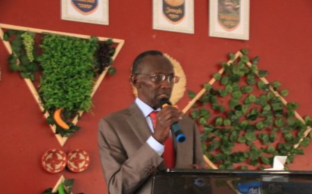 Sobanukirwa: Prof Sam Rugege yagaragaje uburyo ubukoloni bwavangiye ubuhuza nyarwanda