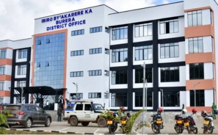 Burera :Akanyamuneza ni ko nyuma Yuko Hatashywe inyubako nshya y’Ibiro by’Akarere