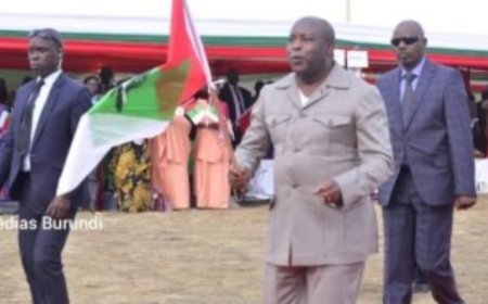 Abaturage bari kurira amarira  menshi kubera ibyo babakoreye  ngo Perezida Ndayishimiye