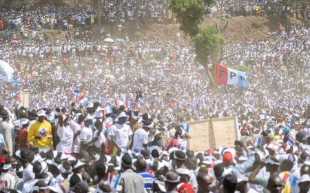 Guverinoma yihanganishije umuryango w’ababuze uwabo waguye mu muvundo wabereye i Rubavu ahabereye umuhango wo kwiyamamaza