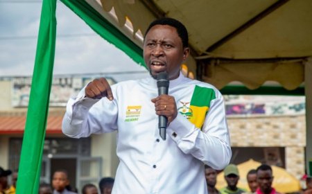 Dore isezerano rikomeye Dr Habineza Frank yahaye  abakozi bo mu rugo n’abafundi nibamutora