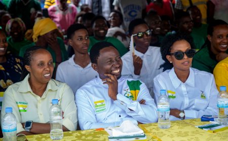 Dr Habineza yongeye kwizeza ibitangaza abashomeri