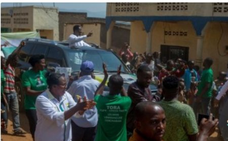 Dore isezerano rikomeye Dr Frank Habineza yahaye   abaturage bamwakiriye neza i Nyagatare