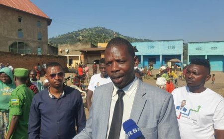 Umukandida Mpayimana Philippe yavuze ko Mu matora hashingiwe ku byagezweho, nawe yatora uwo mugabo mwavuze