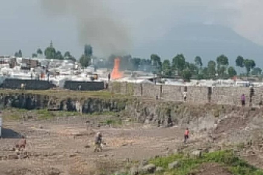 RDC: Inkambi ibarizwamo impunzi zahunze imirwano ya FARDC na M23 yafashwe n’inkongi