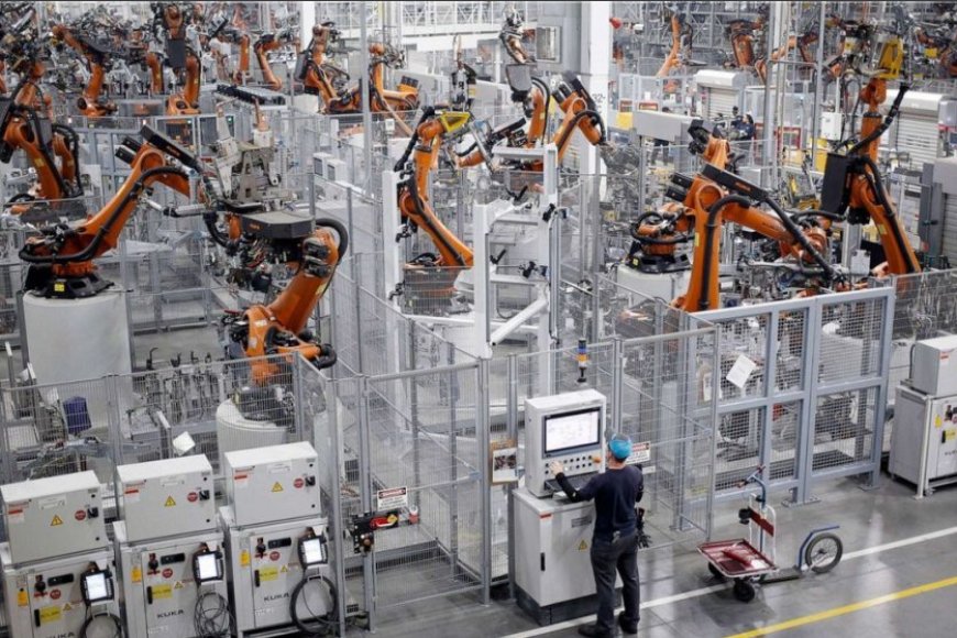 Dore imirimo icumi (10) igiye gusimburwa n'ikoranabuhanga mu minsi mike harimo n'itangazamakuru