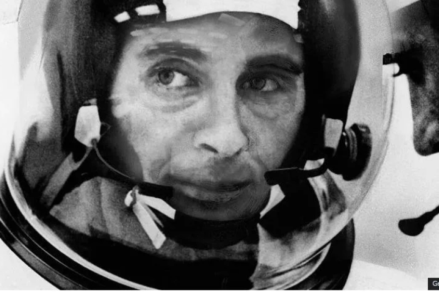 Umugabo wambere ku Isi wafotoye Isi bwa mbere yaguye mu mpanuka y’indege