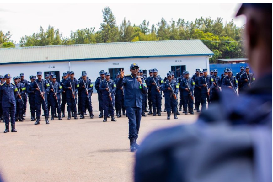 Umuyobozi mukuru wa Polisi y’u Rwanda, CG Felix Namuhoranye yahaye impanuro abapolisi 240 bitegura kujya mu butumwa