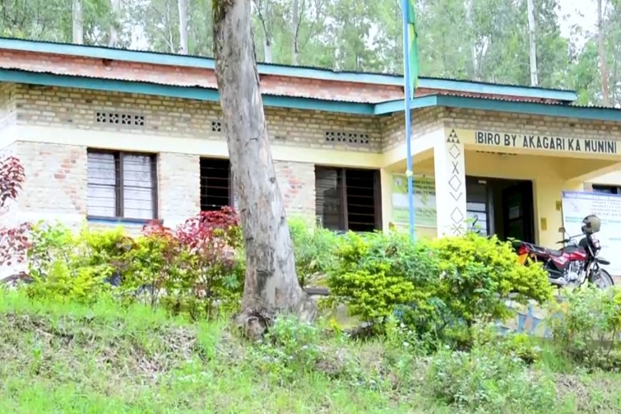 Ruhango: Abagizi ba nabi bitwikiriye ijoro batwika inzu y'ubucuruzi, uwahemukiwe aradagadwa