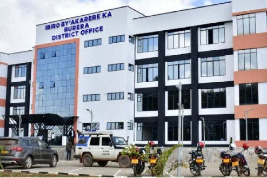 Burera :Akanyamuneza ni ko nyuma Yuko Hatashywe inyubako nshya y’Ibiro by’Akarere