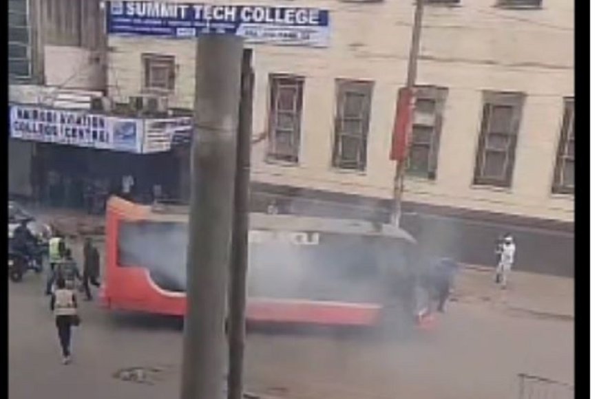 Kenya: Abapolisi bateye ibyotsi biryana mu maso muri bus itwara abagenzi biteza imyigaragambyo