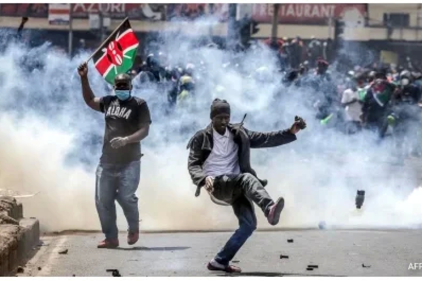 Kenya: Perezida Ruto akomeje kwisanga habi, Abanya-Kenya bariye karungu  (Video)