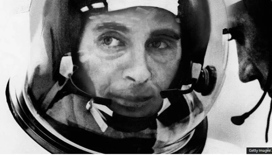 Umugabo wambere ku Isi wafotoye Isi bwa mbere yaguye mu mpanuka y’indege