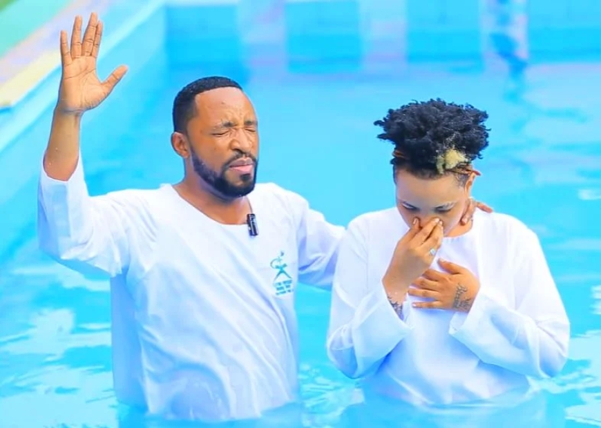 DJ Brianne yabatijwe yakira Yesu Kristo nk’umwami n’umukiza we[REBA AMAFOTO]