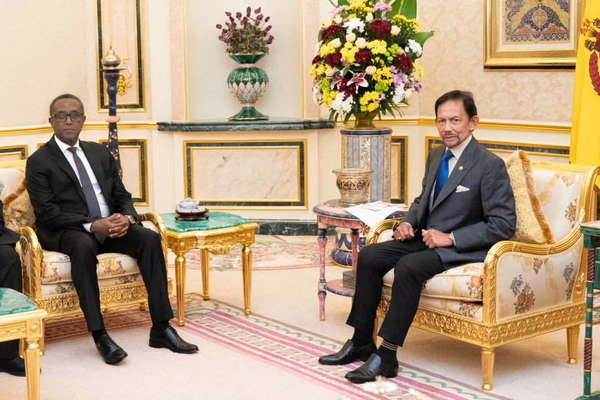 Minisitiri Dr Biruta yakiriwe n’Umwami wa Brunei