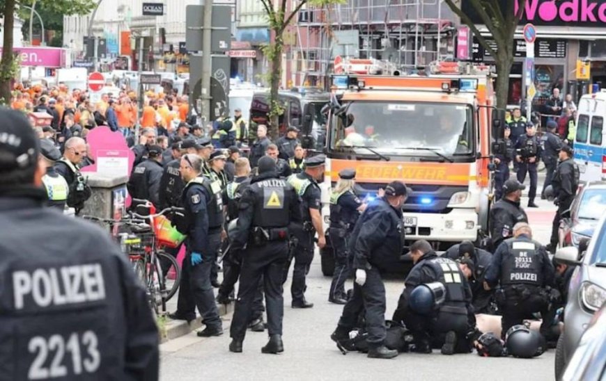 Hambourg: Abapolisi barashe igitaraganya umuntu washatse gutera abafana b’ikipe y’u Buholandi akoresheje ishoka