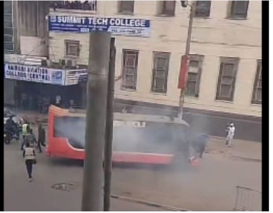 Kenya: Abapolisi bateye ibyotsi biryana mu maso muri bus itwara abagenzi biteza imyigaragambyo