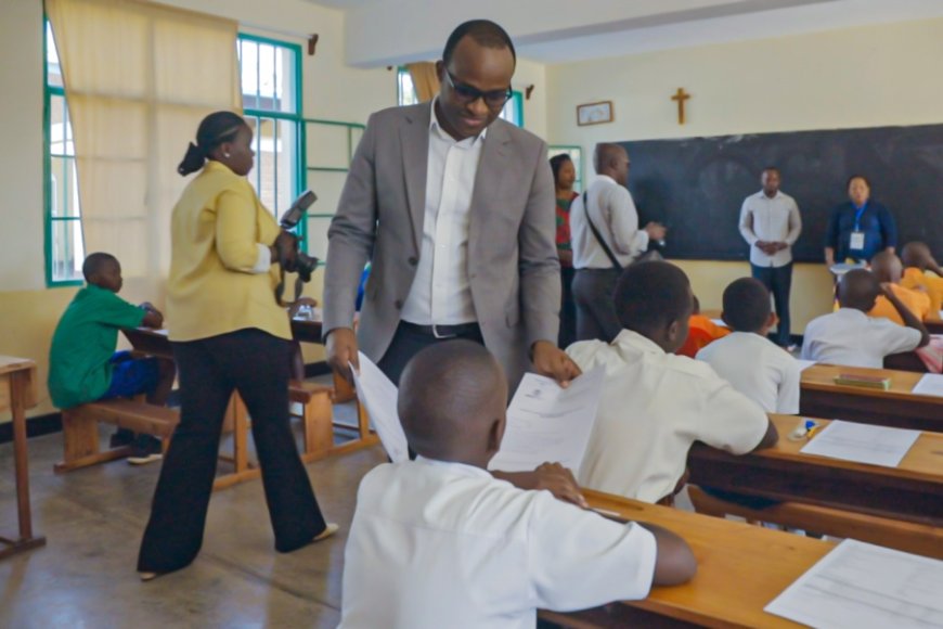 Abanyeshuri barenga ibihumbi 200 nibo bagiye gukora ibizamini bya Leta bisoza amashuri abanza