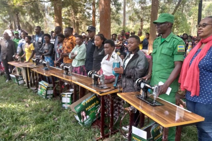 Gicumbi:  Abakobwa babyariye iwabo barashimira ubuyobozi bwabagobotse bakanenga abagabo babateye inda bakabihakana