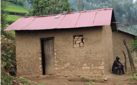 Rutsiro: Abagabo babiri babangamiwe no ku bana n’abagore mu nzu imwe