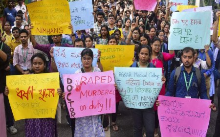 Umuganga yishwe afatwa no kungufu nuko ibihumbi n’ibihumbi by’abagore bo muri leta ya Bengal bajya mu mihanda bamagana ifatwa ku ngufu