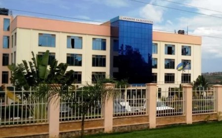 Bugesera: Abaturage ntibavuga rumwe na Mudugudu ukomeje kubayoboza inkoni y’icyuma